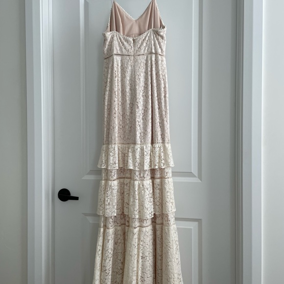 Long Lace Vneck W Tiered Skirt Wedding Dress - Picture 2 of 5